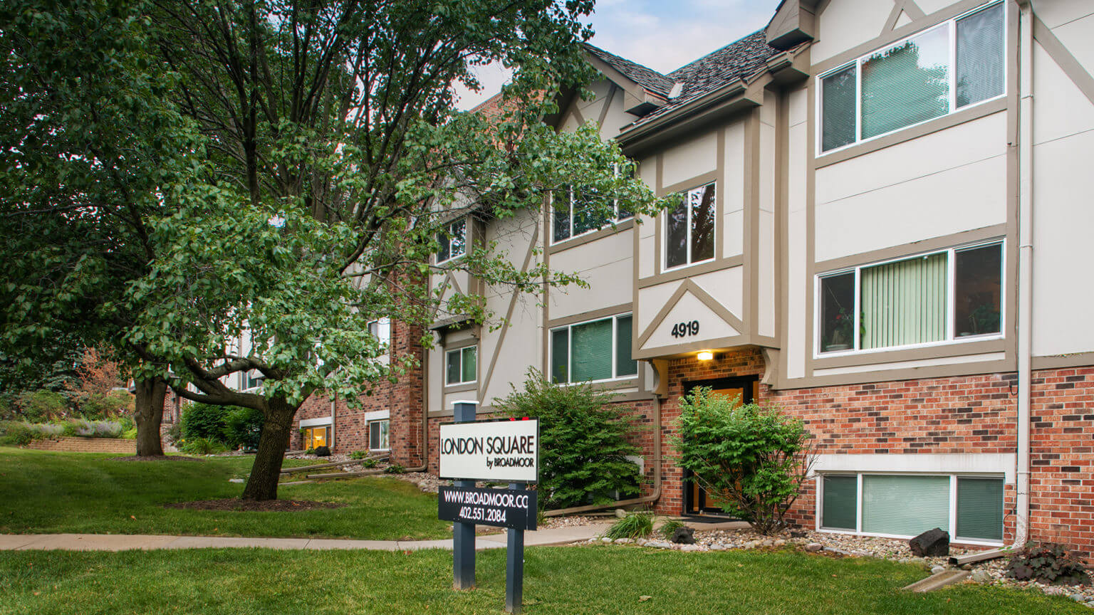 Apartments Near Midtown Omaha